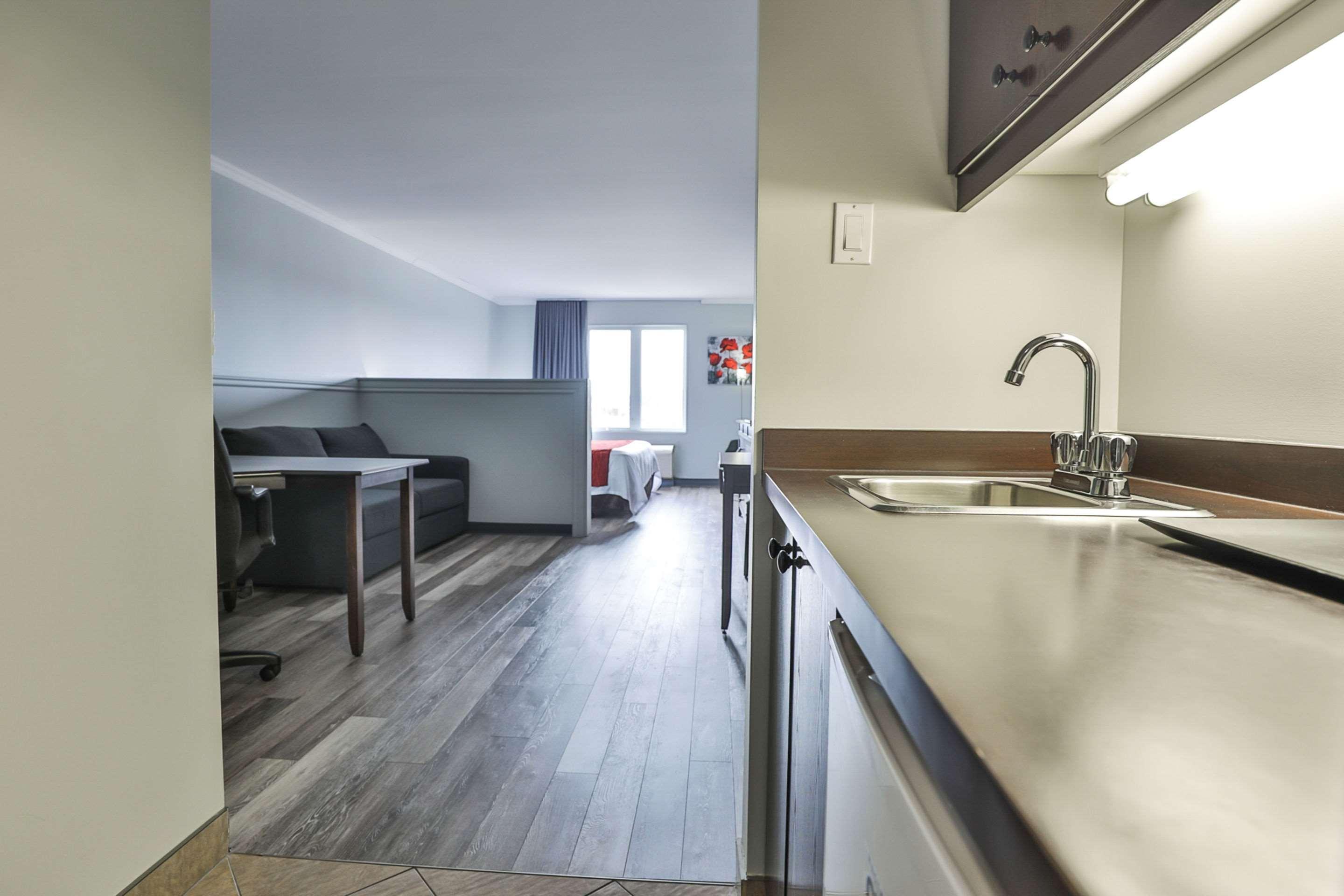 Comfort Inn & Suites Saint-Jerome Exterior photo