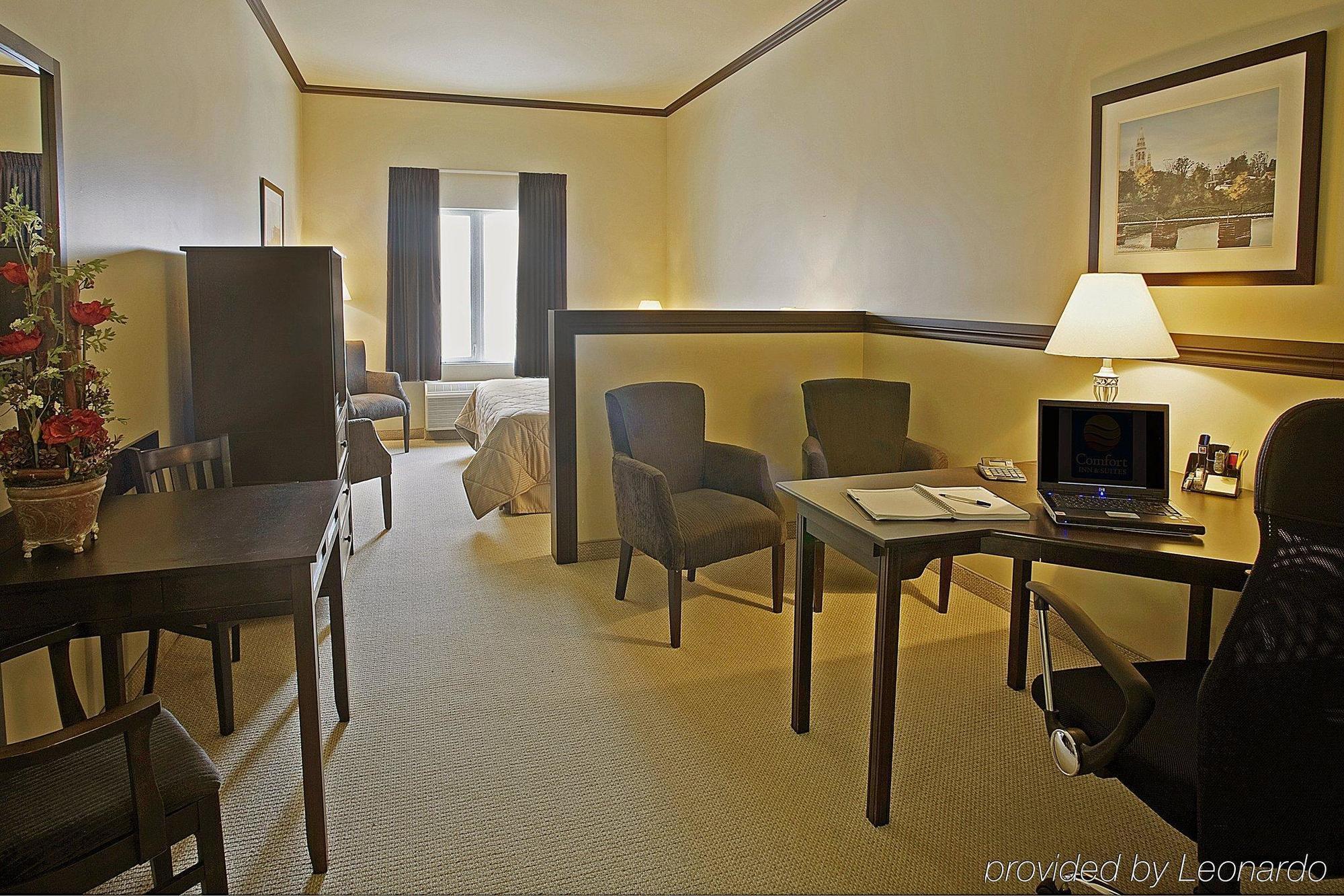Comfort Inn & Suites Saint-Jerome Room photo