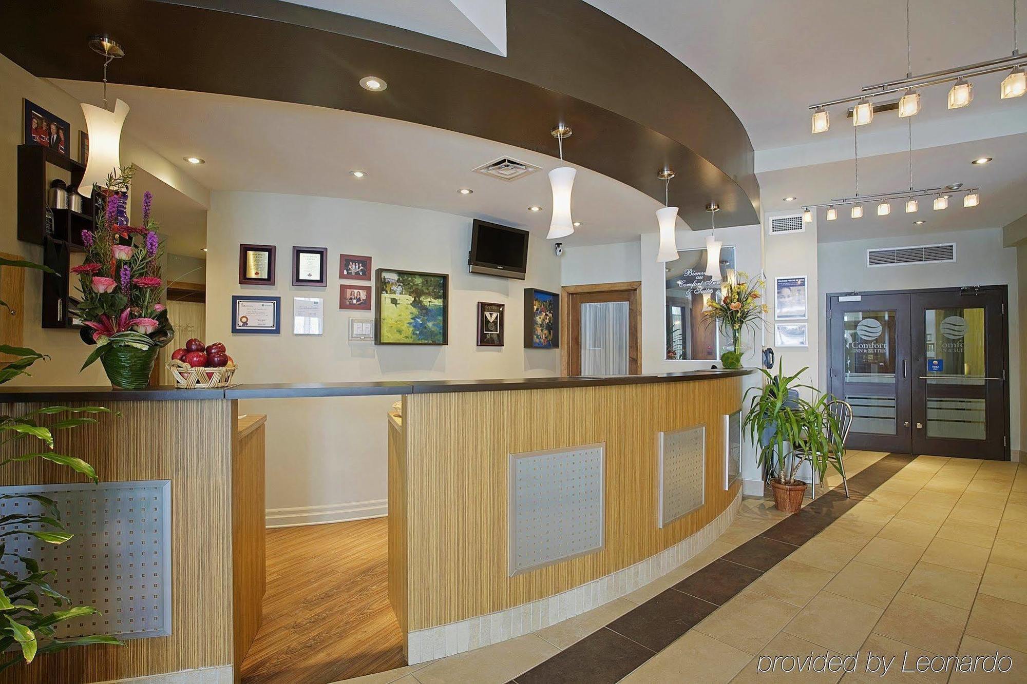 Comfort Inn & Suites Saint-Jerome Exterior photo
